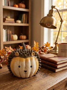 Resin Hedgehog Pumpkin Figurine Autumn Woodland Creature Desktop Decor